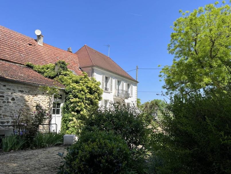 Vente ferme 7 pièces 270 m² à Tournan-en-Brie (77220), 738 000 €