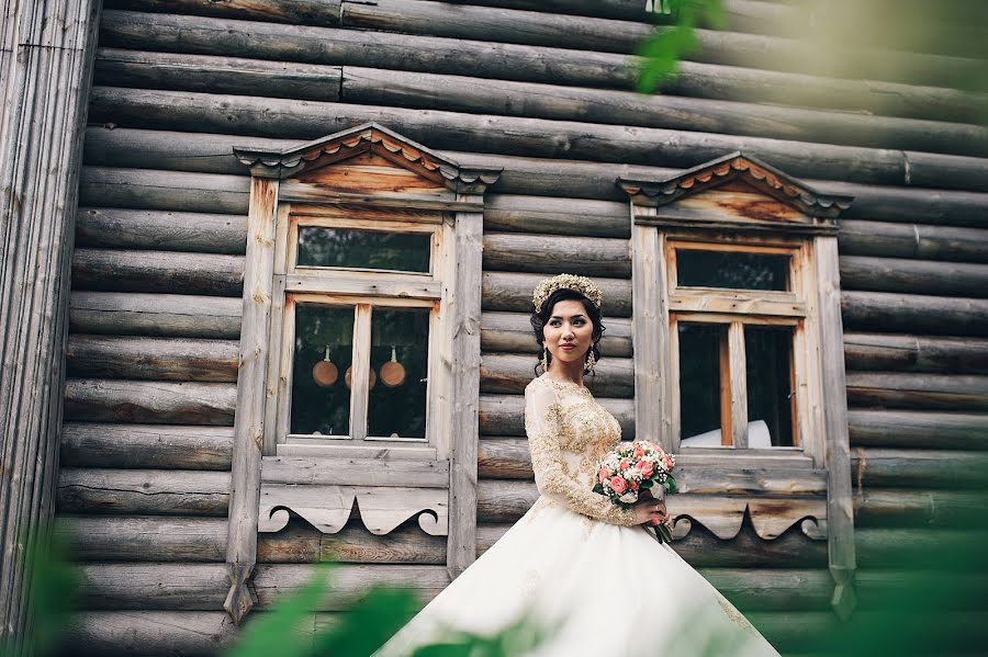 Fotógrafo de casamento Andrey Andrey Kurochkin (kurochkin). Foto de 8 de abril 2016