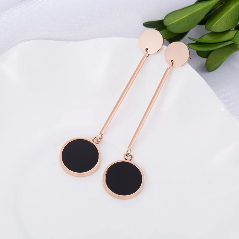 Damesmode Simple Ronde Oorbellen. De perfecte dagelijkse accessoire. Minimalistisch design voor elke outfit. Eenvoudig, elegant en veelzijdig. Verfraai je stijl met gemak.
