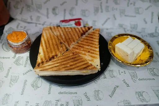 Tandoori Paneer Tikka Sandwich