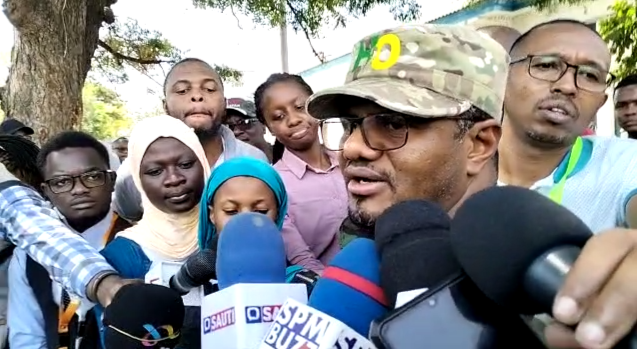Hassan Omar addresses the press soon after casting his ballot in the Mombasa governor elections, August 29, 2022.