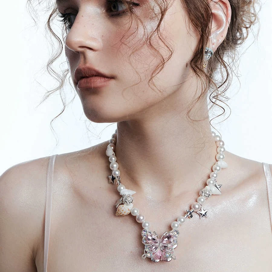 Title 2, Collier design niche avec charme étoile papillo...