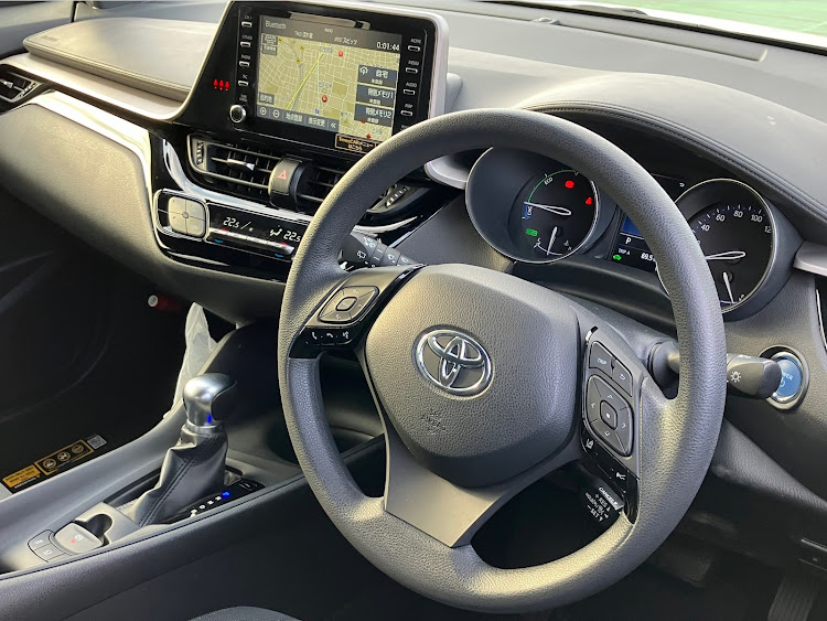 R.Kさんが投稿したTOYOTA・C-HR・ハイブリッド・楽しいに関するカスタム事例の投稿画像5枚目