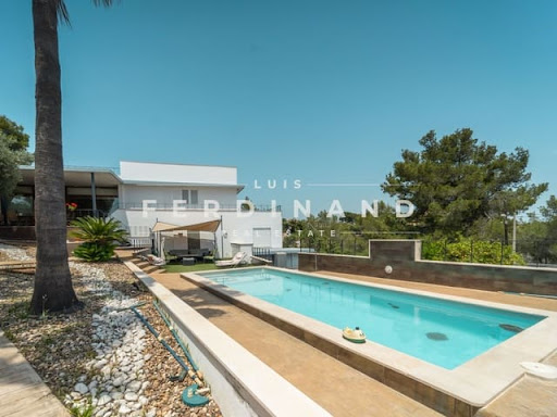 Villa avec piscine et jardin 2