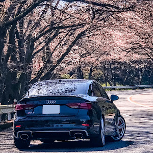 RS3 セダン