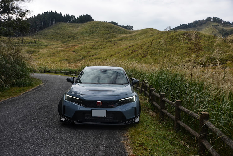 シビックタイプRのfl5・無限MUGEN・rseフルチタンマフラーに関するカスタム事例の投稿画像3枚目