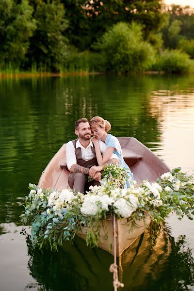 Wedding photographer Aleksey Antonov (antonovalexey888). Photo of 19 August 2019