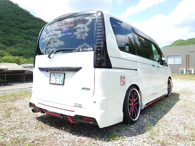セレナのセレナ愛好会・セレナ・C26・ロジャム・街乗り車高に関するカスタム事例の投稿画像1枚目