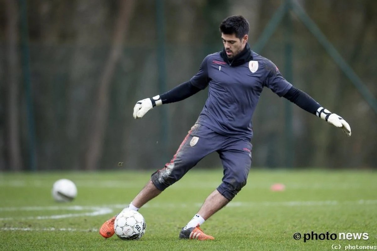 Standard-coach geeft meteen uitleg bij Victor Valdés, basisplaats wenkt