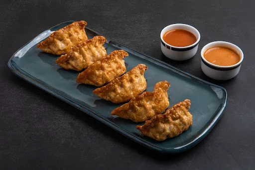 Crispy-fried Spicy Chicken Momos