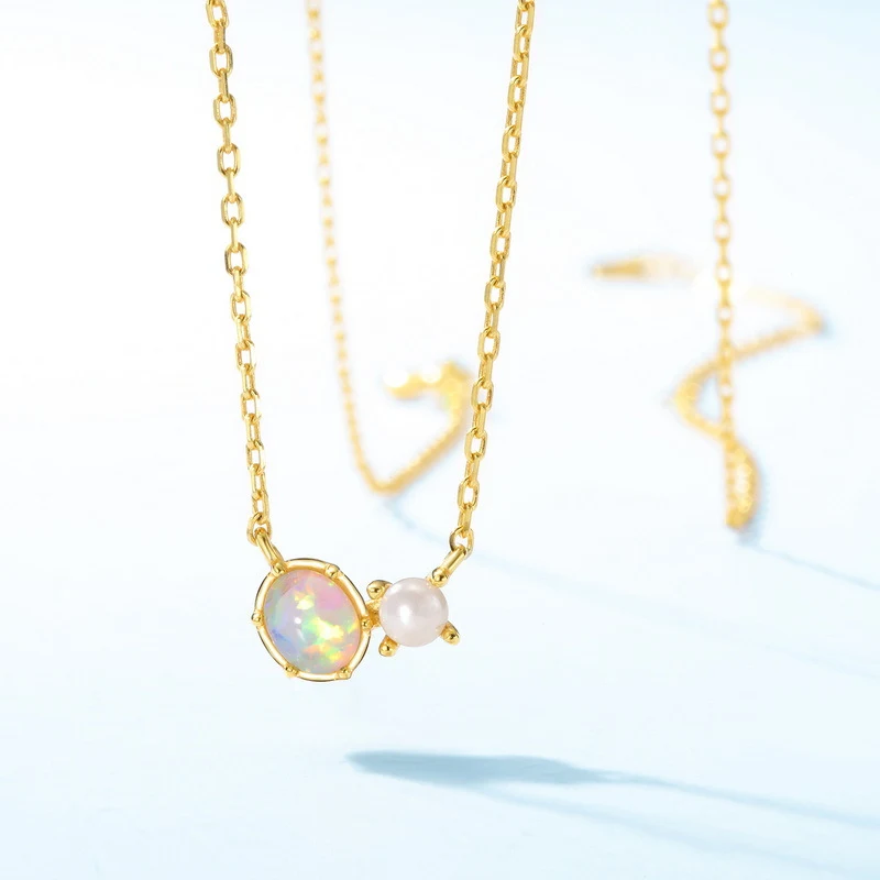 Eenvoudige geometrische S925 sterling zilveren ketting, een elegant en minimalistisch accessoire perfect voor dagelijks gebruik. Geniet van het veelzijdige en duurzame ontwerp.
