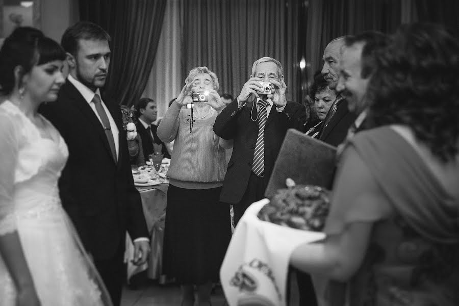 Fotógrafo de casamento Yuriy Koryakov (yuriykoryakov). Foto de 12 de março 2015