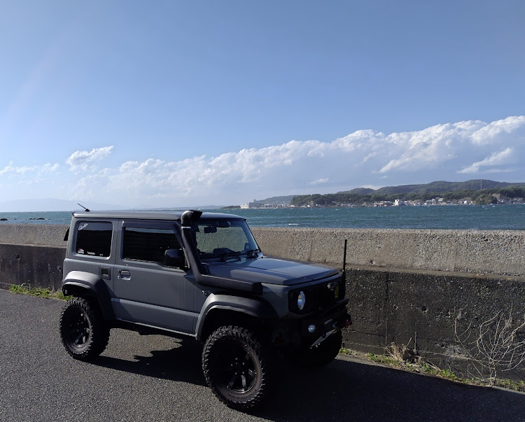 ジムニーシエラのドライブ・海のある風景に関するカスタム事例の投稿画像1枚目
