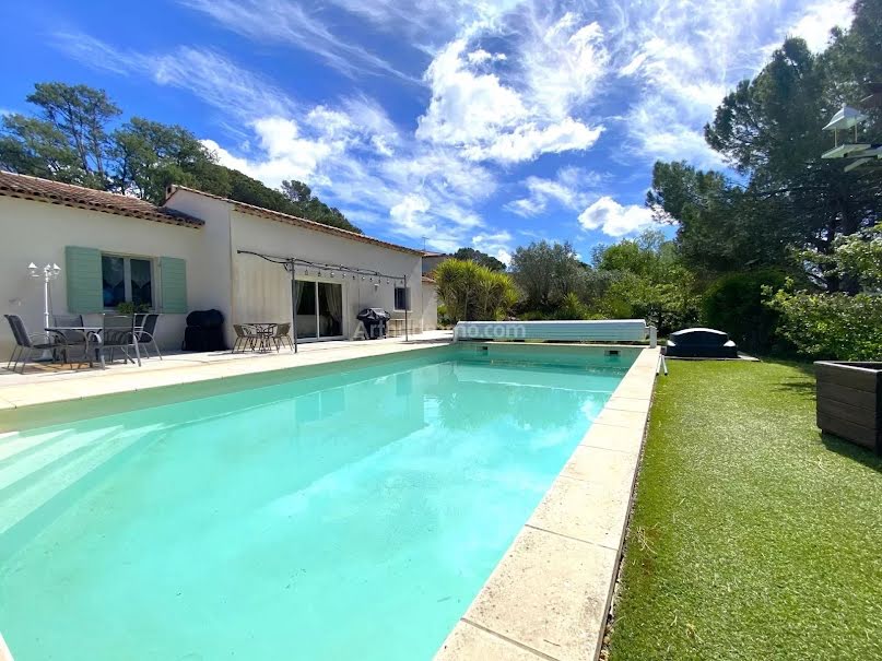 Vente villa 5 pièces 122.65 m² à Bagnols-en-Forêt (83600), 630 000 €