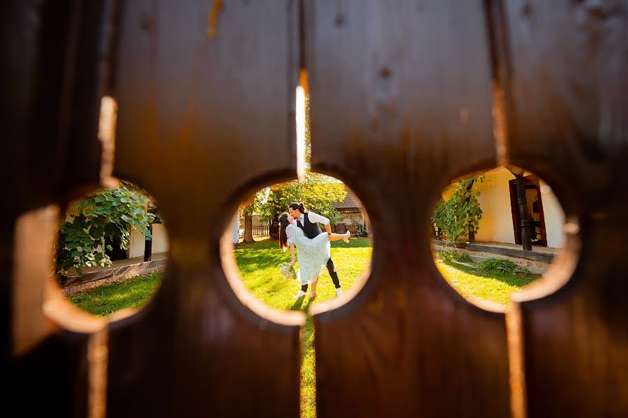 Wedding photographer Mihai Rusciac (mihairusciac). Photo of 12 November 2021