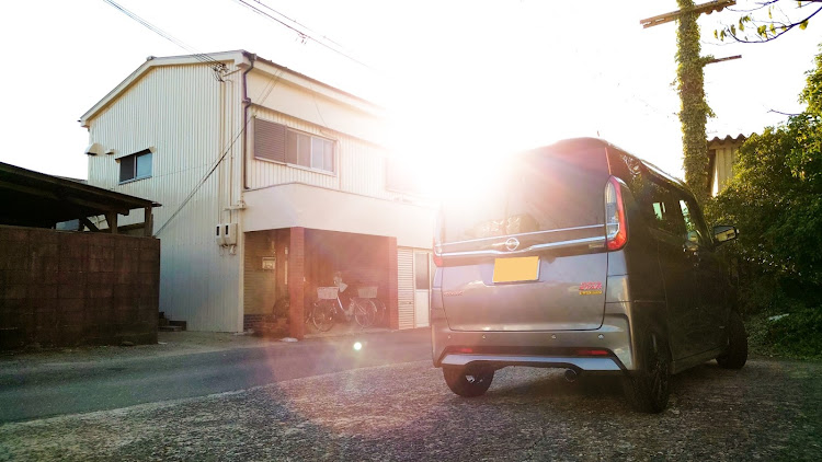 ルークスのいつもイイネ&コメントありがとうございます🙇‍♂️・かわいい相棒・夕陽とコラボ・ニャンとコラボに関するカスタム事例の投稿画像1枚目