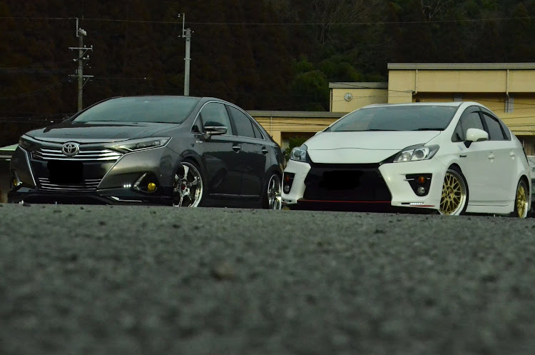 プリウス G'sのSAI・車高調整・RS-R車高調・DIYに関するカスタム事例の投稿画像1枚目