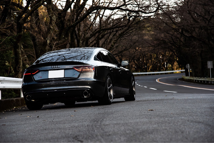 A5 スポーツバックのAudi・sportback・Audiのある生活・Audiと美しい風景・お尻に関するカスタム事例の投稿画像2枚目