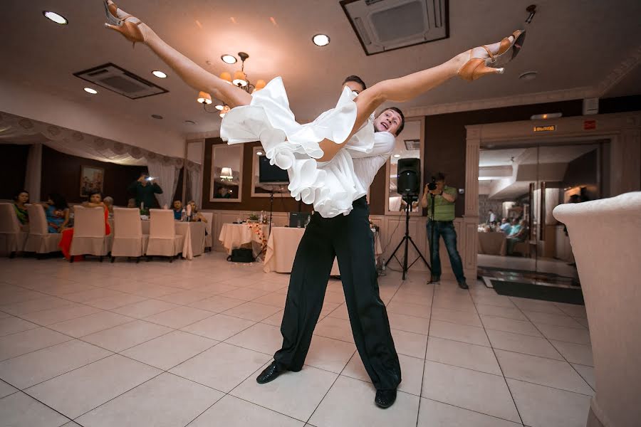 Wedding photographer Nikolay Valyaev (nikvval). Photo of 15 June 2014