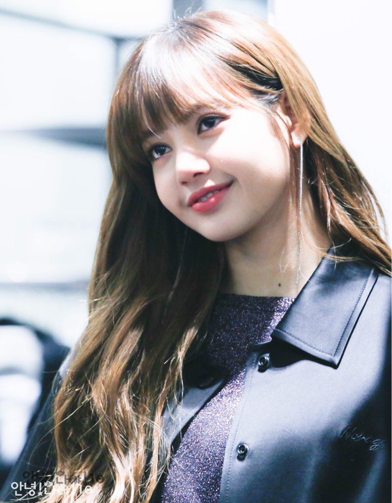 BLACKPINK's Lisa Corrected Herself As A Mentor...And Netizens Are ...