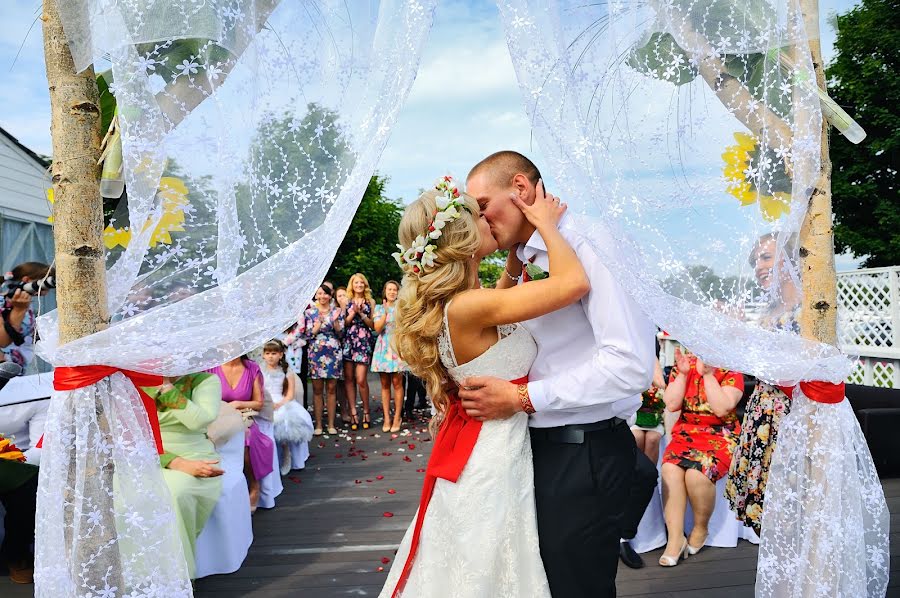 Fotógrafo de casamento Oksana Kraft (oksankakraft). Foto de 14 de setembro 2015