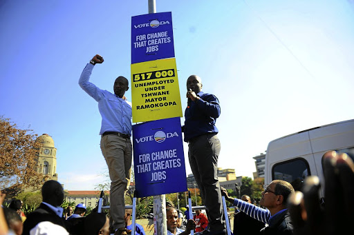 Tshwane mayor Solly Msimanga wants DA leader Mmusi Maimane to take action against city manager Moeketsi Mosola.