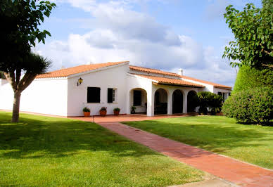 Villa with pool and terrace 2