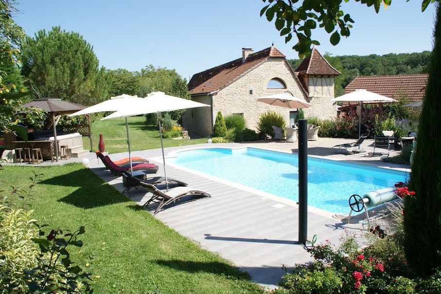 Vente maison 9 pièces 315 m² à Figeac (46100), 1 272 000 €