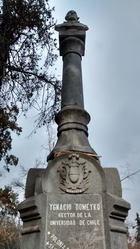 Memorial Ygnacio Domeiko