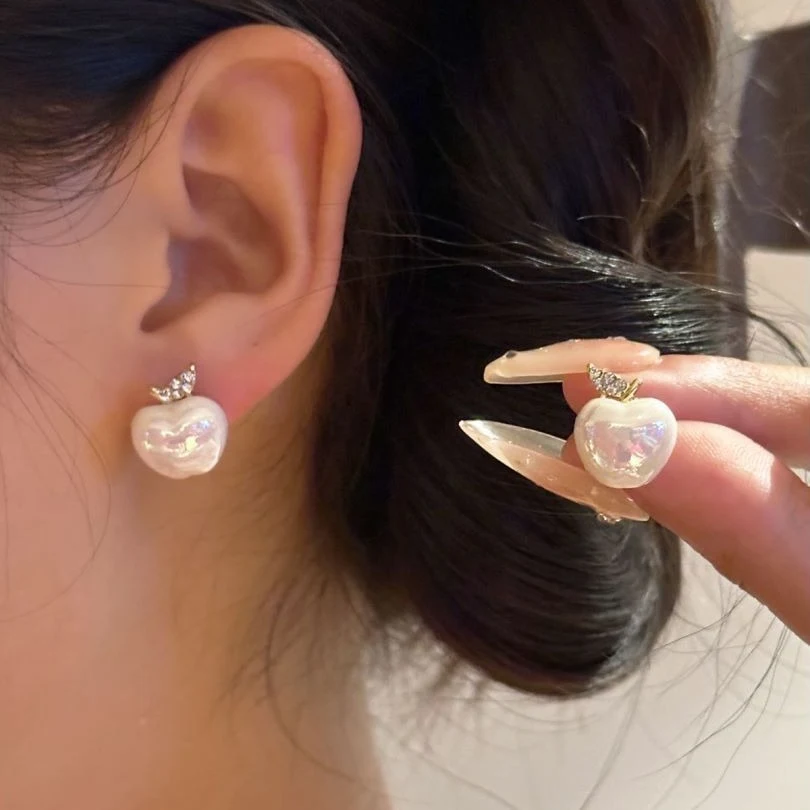 Boucles d'oreilles créatives avec perles et strass incrustés en argent, décoration d'ongles, pour un look unique et étincelant, idéal.