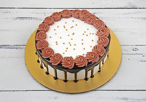 Eggless Choco Vanilla Cake [Serves 4, 500 Grams]