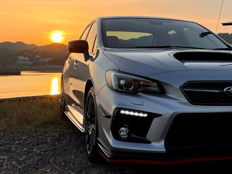 WRX S4の夕日コラボ・飛行船スーパードライ号・今日もアッシー‼︎😁に関するカスタム事例の投稿画像9枚目
