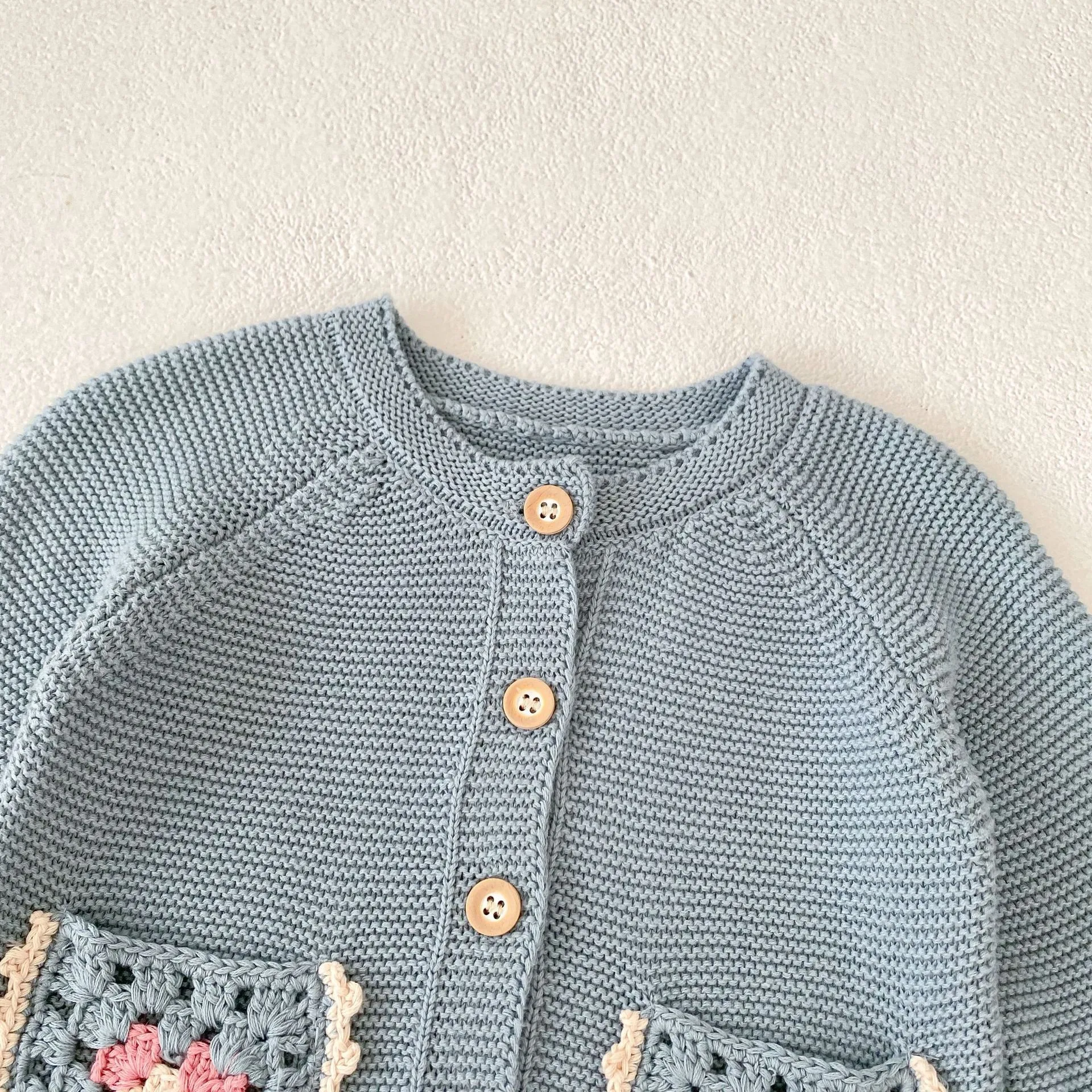 Title 7, Kinder Handgestrickter Cardigan mit Rundhalsaus...