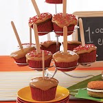 Candy Apple Cupcakes was pinched from <a href="http://www.delish.com/recipefinder/candy-apple-cupcakes-122126?src=soc_fcbk" target="_blank">www.delish.com.</a>