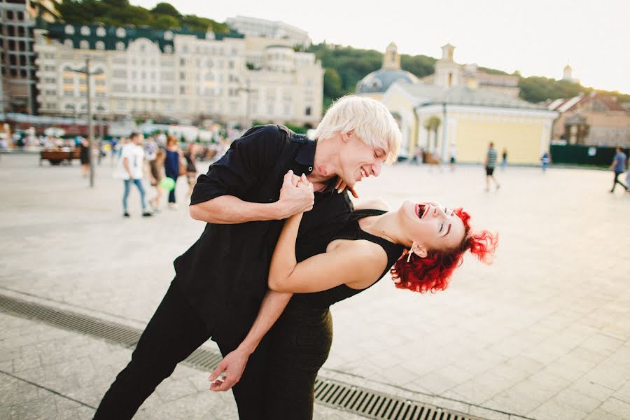 Fotógrafo de casamento Elena Trusova (raspberry). Foto de 28 de fevereiro 2019