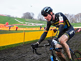 Toon Aerts hoorde dat Van der Poel toch even gas moest terugnemen tijdens cross: "Dat maakt het wat menselijker"