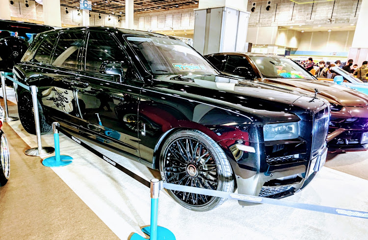 スイフトスポーツの大阪オートメッセ2023・第18弾！？・なんだかんだ😜　時代は🥳　SUV✌💕??・#クロスオーバー・気分は😜♥️??　ドバイ💴✨🤣🤣🤣に関するカスタム事例の投稿画像7枚目