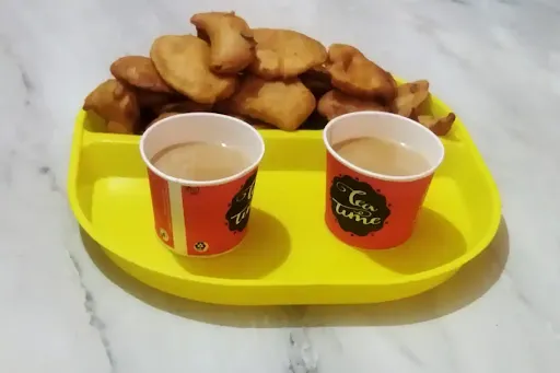 Chai With Pakode [Serves 2]