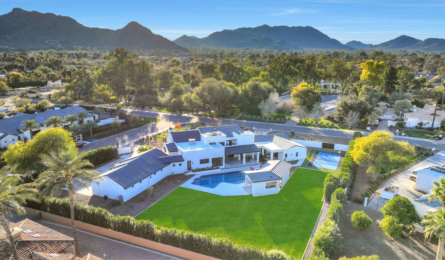 House with pool Paradise Valley