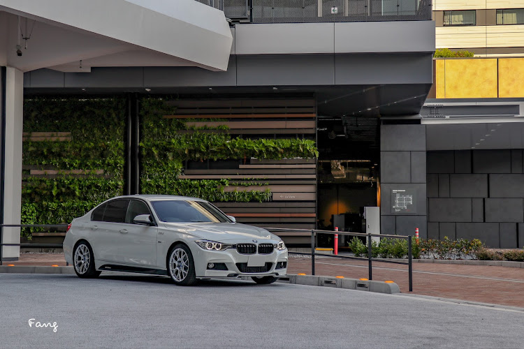 3シリーズ セダンのBMW・BBS・discover＿ct・斜め45度の美学♣️・斜め前に関するカスタム事例の投稿画像2枚目