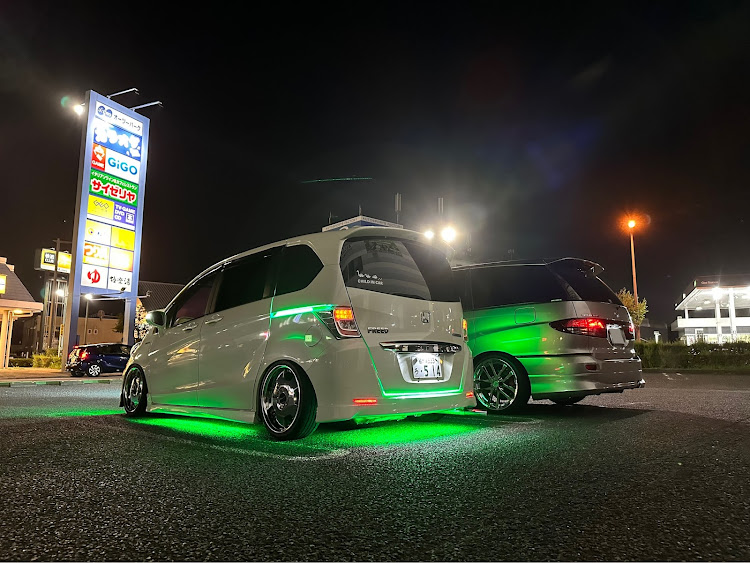 フリードのエスティマ・MCR30・密会コラボ・初コラボ・千葉に関するカスタム事例の投稿画像3枚目