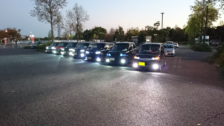 ゼストスパークのオフ会・刈谷ハイウェイオアシス下りPA・ライフダンクに関するカスタム事例の投稿画像1枚目