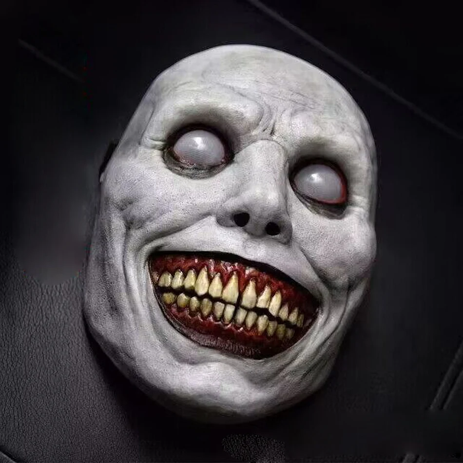 Smile Exorcism Whitening Oogmasker, verheldert en revitaliseert de blik. Vermindert donkere kringen en wallen, voor een stralende en jeugdige uitstraling.