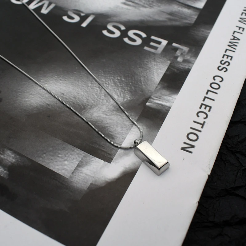 Title 2, Eenvoudige Titanium Stalen Vierkante Hanger Ket...
