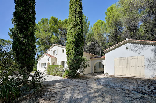 Maison avec piscine et jardin 1
