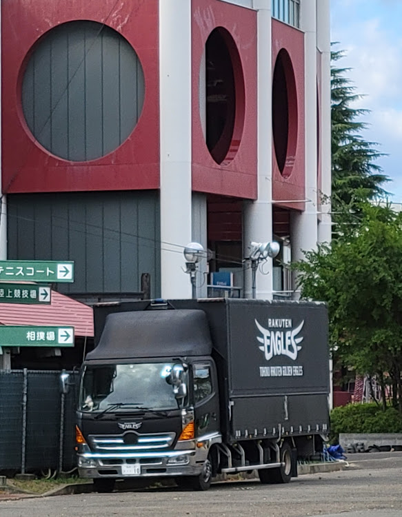LSの低そうで低くない少し低い車・楽天生命パーク・アウトレットパーク・追加メーター何つけてる？・付けてない付けてない☝️に関するカスタム事例の投稿画像2枚目