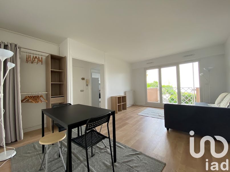 Location meublée appartement 2 pièces 49 m² à Orsay (91400), 1 190 €