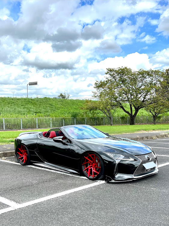 LCのオープンカーのある生活・ドライブ・車高調整・LC500コンバーチブル・売りたいような売りたくないようなに関するカスタム事例の投稿画像1枚目