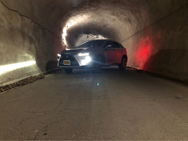 RXの#愛車・トンネル撮影・夜に撮影・レクサスRX・レクサスに関するカスタム事例の投稿画像1枚目