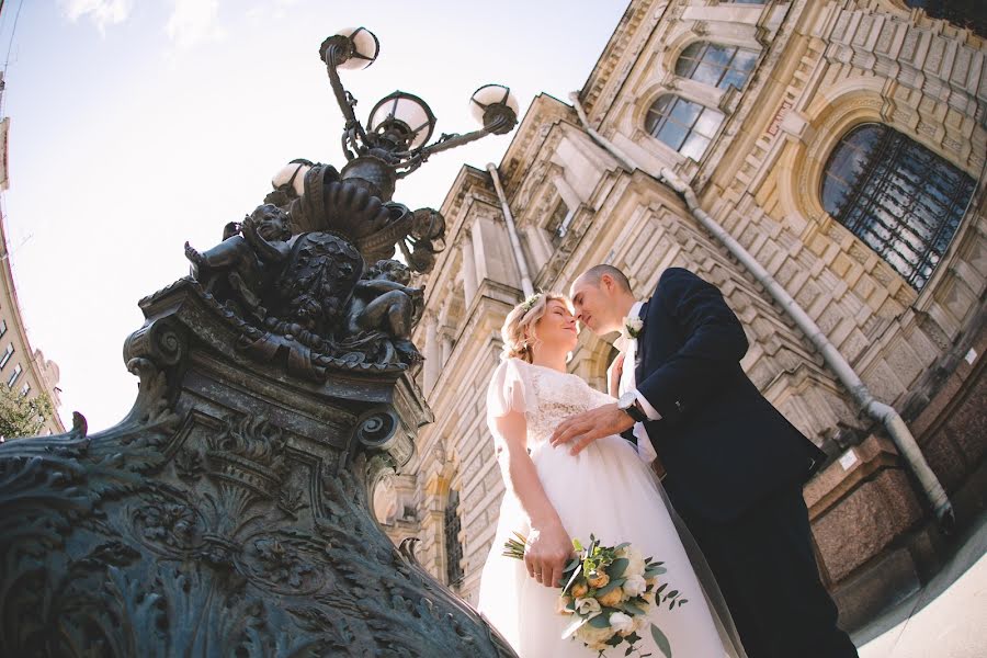 Fotografo di matrimoni Elena Prokofeva (elenaproru). Foto del 16 gennaio 2020